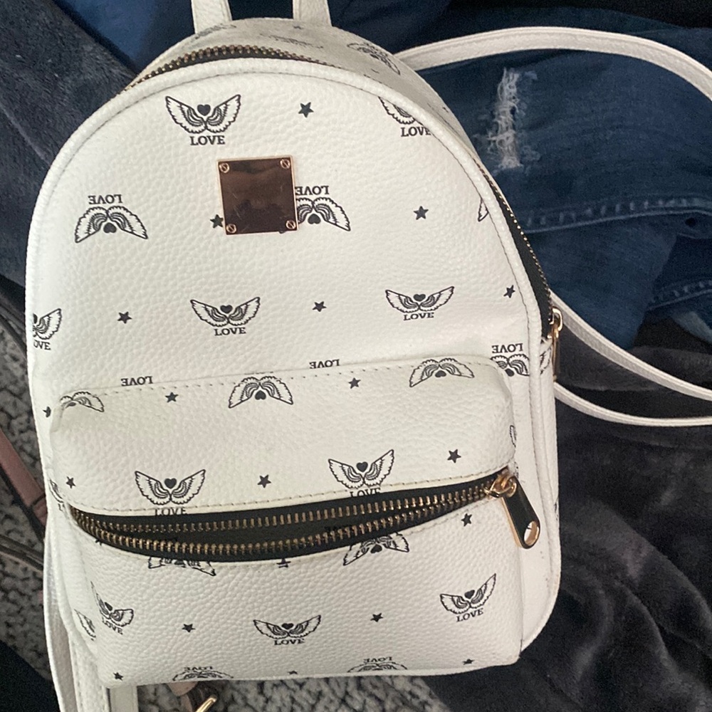 Cute bag for girls and also good for going out.